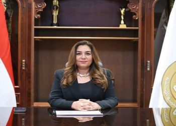 وزيرة التنمية تستعرض تقريراً حول جهود وحدة السكان المركزية بالوزارة