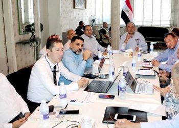 وزير قطاع الأعمال العام يستعرض مستجدات المشروع القومي لتطوير صناعة الغزل والنسيج