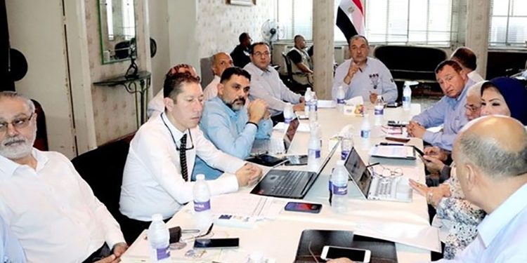 وزير قطاع الأعمال العام يستعرض مستجدات المشروع القومي لتطوير صناعة الغزل والنسيج