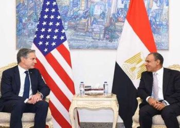 وزير الخارجية يلتقي نظيره الأمريكي