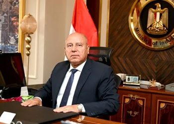 وزارة الصناعة: غداً لقاء نائب الوزير مع المستثمرين الصناعيين بمحافظة قنا