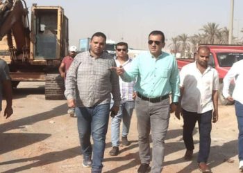 وزير الإسكان يتابع موقف مشروعات تطوير ورفع كفاءة الطرق والمرافق بعددٍ من المناطق الصناعية
