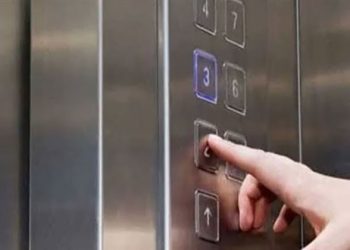 انحشرت في الأسانسير.. أزمة قلبية تنهي حياة فتاة بشكل محزن بالهرم