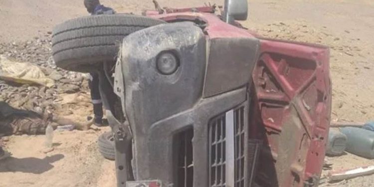 مصرع شخص وإصابة 3 في انقلاب سيارة على طريق أسوان – أبوسمبل