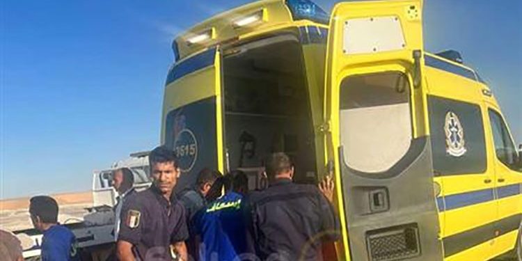 بسبب الفسحة.. إصابة تلميذ سقط من أعلى سلم مدرسة بأسيوط