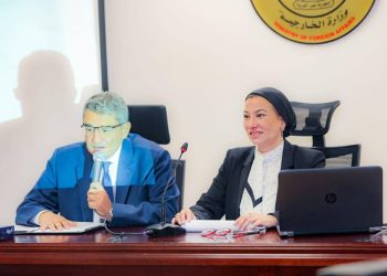 وزيرة البيئة تستعرض أمام سفراء مصر الجدد بالبلدان المختلفة أبعاد قضايا البيئة والمناخ