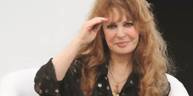 مهرجان القاهرة الدولى للمونودراما يكرم الفنانة القديرة نيللى