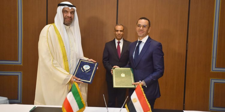 وزير الاستثمار والتجارة الخارجية يشارك باجتماعات اللجنة العليا المصرية الكويتية المشتركة بالقاهرة