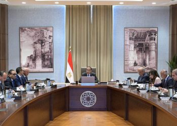 رئيس الوزراء يعقد اجتماعاً لبحث آلية تعديل حدود الكربون بهدف تعزيز تنافسية الصادرات المصرية