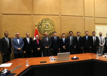 وزير الكهرباء يبحث مع شركة “CEE الصينية “اوجه التعاون  في مجالات التصنيع