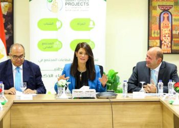 وزيرة التخطيط تشهد أعمال اللجنة الوطنية للتحكيم بالمبادرة الوطنية للمشروعات الخضراء الذكية