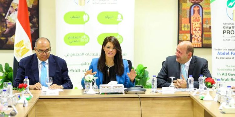 وزيرة التخطيط تشهد أعمال اللجنة الوطنية للتحكيم بالمبادرة الوطنية للمشروعات الخضراء الذكية