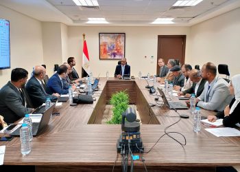 وزير الإسكان يتابع موقف إدارة الحمأة الناتجة من محطات الصرف الصحي والاستفادة منها في توليد الطاقة