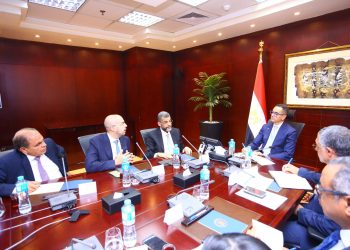 وزير الاستثمار يلتقي وفد مجموعة ماجد الفطيم الإماراتية لاستعرض مشروعاتها بالسوق المصري