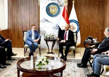 وزير البترول يعقد اجتماع مع مسئولى شركتى توتال إنرجيز الفرنسية وكابريكورن إنرجى البريطانية