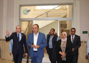 وزير قطاع الأعمال العام يتفقد معهدي “إيجوث” للسياحة والفنادق