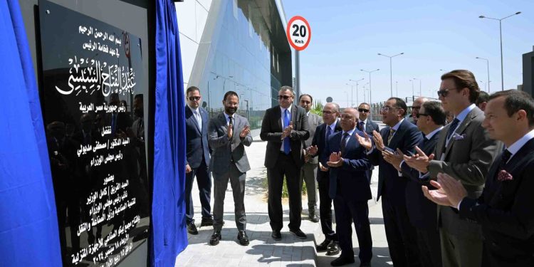 رئيس الوزراء: مصنع بيكو صرح صناعى عملاق يتم إنشاؤه على أرض مصر