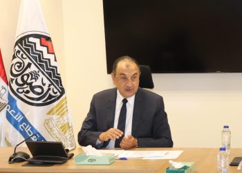 ‎وزير قطاع الأعمال العام يعقد اجتماعه الدوري برؤساء الشركات القابضة التابعة للوزارة