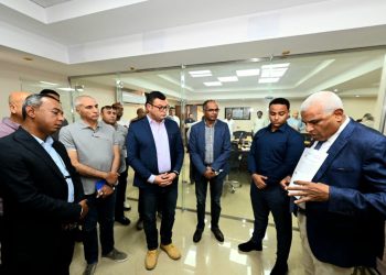 وزير الإسكان يتابع إجراءات تطبيق خطة التحول الرقمى بمدينة أسوان الجديدة