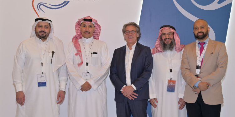  البروفيسور مارك بينينغا يكشف عن بحث جديد لتخفيف الإمساك عند الرضع