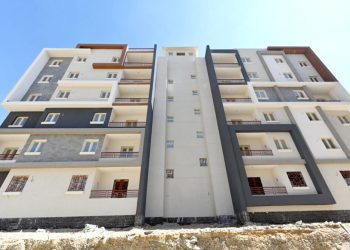 وزير الإسكان يتفقد وحدات المبادرة الرئاسية “سكن لكل المصريين” بمدينة حدائق أكتوبر.. ويتابع موقف المشروعات الخدمية