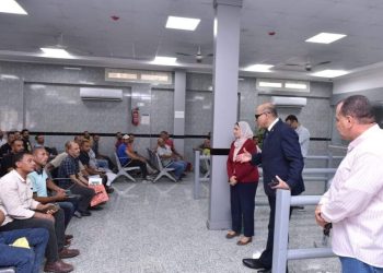 وزير العمل يتفقد إختبارات شباب تقدموا على فرص عمل توفرها شركات في “البوسنة والهرسك”