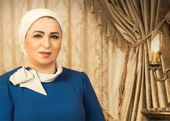 انتصار السيسى تجري انصال هاتفي مع السيدة التي فقدت ابنتيها وحفيدتها في حادث القطارين