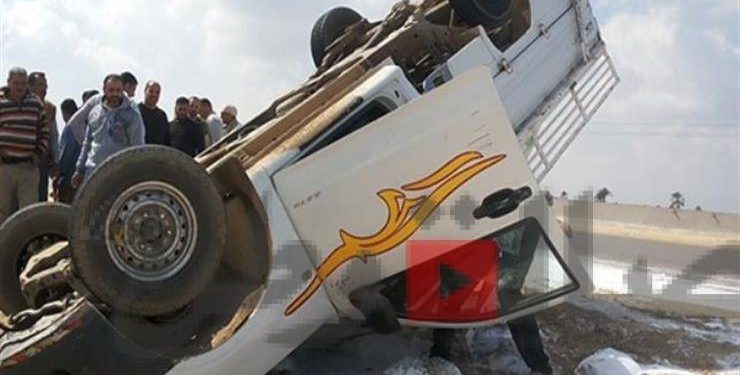 وزير العمل يوجه بالمتابعة وصرف تعويضات للمصابين ضحايا انقلاب سيارة ربع نقل بالمنيا