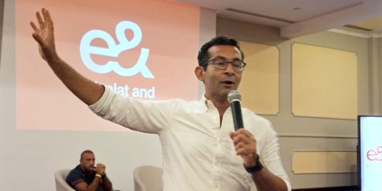 مسئول بـ إي أند مصر يكشف أهمية التوازن بين تسعير الخدمة ومصاريف تشغيل شبكات المحمول 