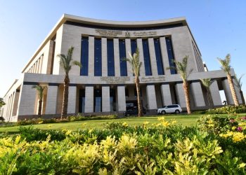 وزير الإسكان يتابع الإجراءات التي اتخذتها “القابضة للمياه”  بشأن ضوابط ترشيد استخدام المياه