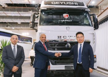 جيوشي تفتتح معرضا لأول انتاج محلي من شاحنات سينوترك في القاهرة
