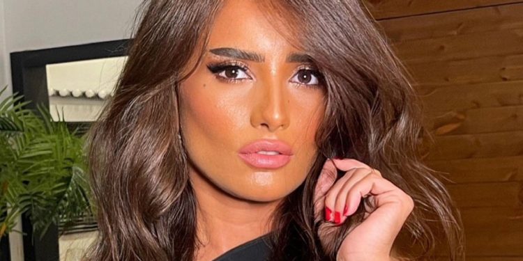 زينة تعيش نشاطًا سينمائيًا بفيلمين بنات الباشا والدشاش مع محمد سعد