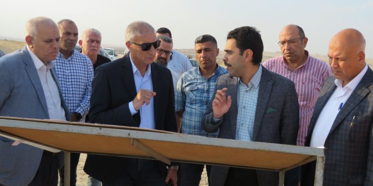 نائب رئيس “هيئة المجتمعات العمرانية”يتفقد مشروعات المرافق والطرق بالعبور الجديدة