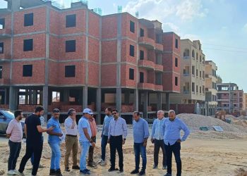 رئيس جهاز العبور الجديدة يتفقد مشروعات المرافق والطرق والكهرباء بمنطقة الـ2600 فدان بالمدينة