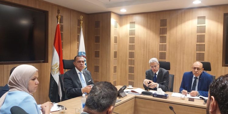 نائب وزير المالية: ضرورة التنسيق مع جهاز المشروعات المتوسطة والصغيرة ومتناهية الصغر فيما يتعلق بهذا النظام المتكامل