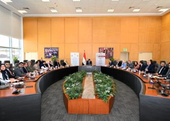 وزير الإسكان يتابع سير العمل بقطاع التخطيط والمشروعات بهيئة المجتمعات العمرانية الجديدة