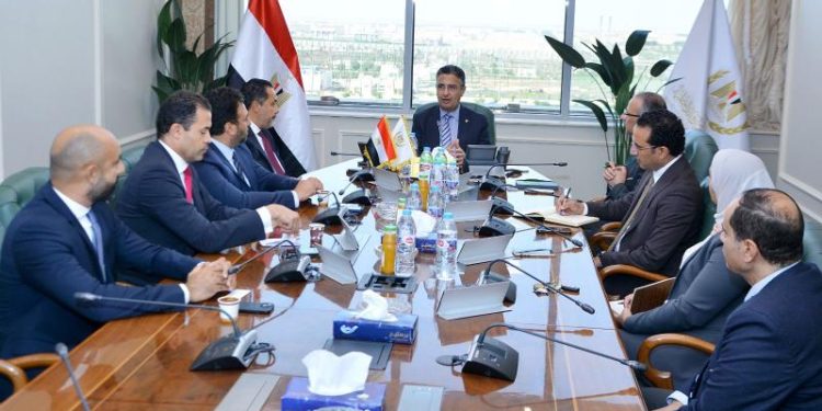 وزير التموين يلتقي وفد بنك “أبو ظبي الأول مصر” لبحث سُبل التعاون المشترك