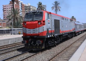 السكة الحديد تشغل قطارات مختلطة بعربات نوم وعربات درجة ثانية مكيفة