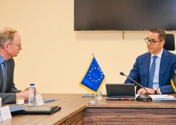 وزير الاستثمار يلتقي سفير الاتحاد الأوروبي بالقاهرة لبحث سبل تعزيز العلاقات الاقتصادية المشتركة خلال المرحلة المقبلة
