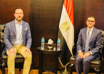 وزير الاستثمار والتجارة الخارجية يلتقي مدير عام شركة كوكاكولا هيلينيك – مصر لاستعراض أنشطة واستثمارات الشركة الحالية