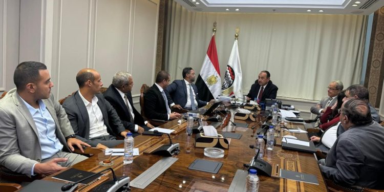 وزير قطاع الأعمال العام يتابع مع “SAP مصر” موقف تطبيق برنامج “ERP”