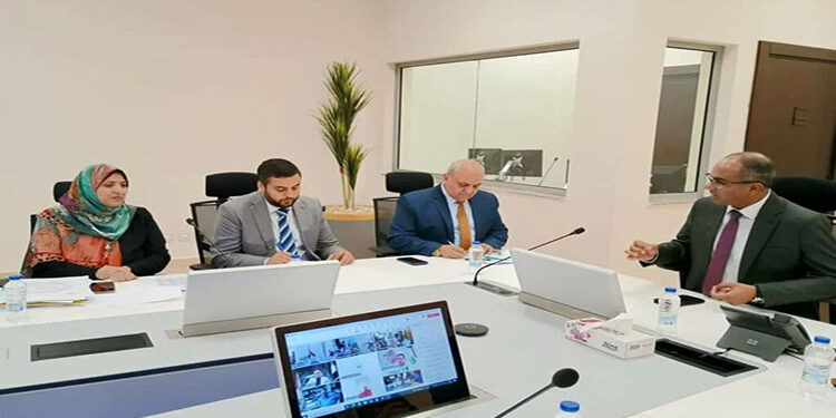 نائب وزير الإسكان يترأس اجتماعًا موسعًا  للغرفة الرئيسية لإدارة الأزمات والكوارث