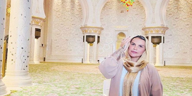 من المسجد.. شقيقة كريستيانو رونالدو تظهر «بالحجاب»