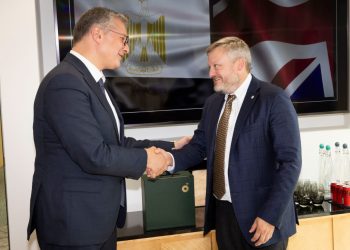 وزير البترول يعقد جلسة مباحثات ثنائية مع الرئيس التنفيذي لشركة بي بي