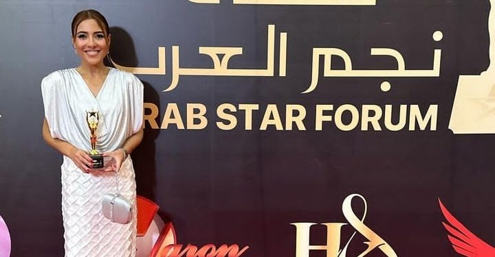 مي كساب في إطلالة ساحرة: فقدان الوزن يثير إعجاب الجمهور