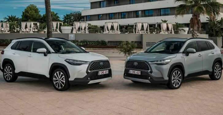 تويوتا تستدعي طرازات كورولا كروس هايبرد