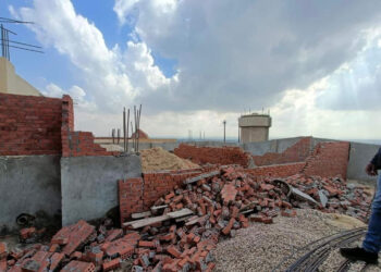 وزير الإسكان يُصدر 8 قرارات لإزالة مخالفات البناء المقامة بالساحل الشمالي الغربي