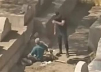 فيديو صادم يكشف إهانة حرمة الموتى في القبور بالقليوبية والداخلية تكشف التفاصيل