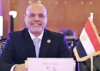 وزير العمل يُعلن بدء اجراءات استخراج شهادات مستوى المهارة وتراخيص مزاولة الحرفة للعمالة غير المنتظمة