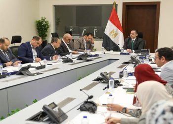 نائب وزير الصحة يعقد اجتماعًا لمتابعة مستجدات العمل بمنظومة سلاسل الإمدادات الدوائية  